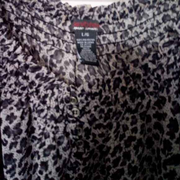 DEVOTED Luxury Apparel Peasant Style Silky Top w/elasticized cuffs/hem/n… - Picture 2 of 3